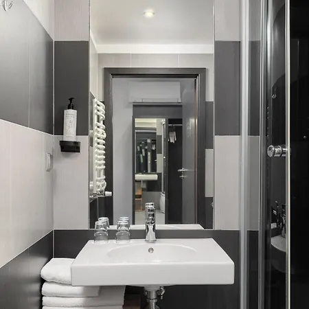 מלון B&B Hotel Bytom 3*