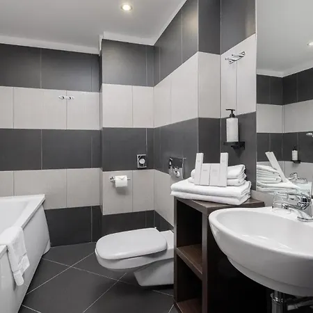 Hotel B&B Hotel Bytom 3*