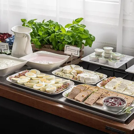 B&B Hotel Bytom מלון