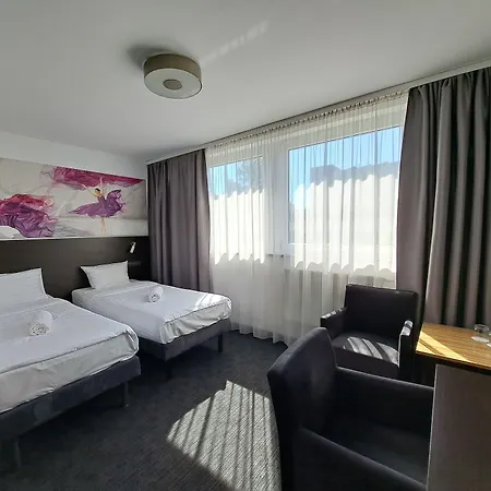 B&B Hotel Bytom فندق