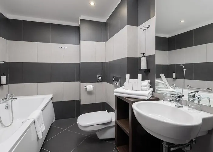 Отель B&B Hotel Bytom 3*